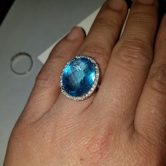 Ring - Picture 2 of 4